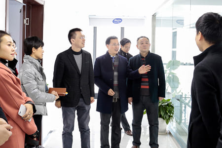 陸瑞峰副區(qū)長