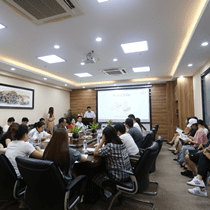 來(lái)自大健康產(chǎn)業(yè)品牌銷(xiāo)售精英到我司實(shí)地學(xué)習(xí)參觀考察