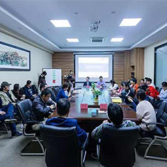 公司組織開展“增強(qiáng)顧客意識，提升員工素質(zhì)”大討論