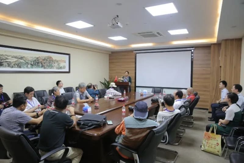 棲霞區(qū)文聯(lián)組織文藝家到澳思泰現(xiàn)場采風(fēng)