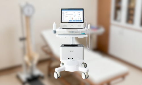 心內(nèi)科醫(yī)生使用心率變異分析儀進(jìn)行檢測(cè)